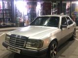 Mercedes-Benz E 220 1992 года за 1 100 000 тг. в Алматы – фото 3