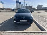Hyundai Elantra 2021 года за 10 300 000 тг. в Астана – фото 2