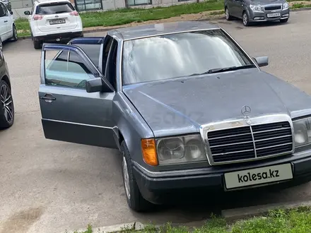 Mercedes-Benz E 230 1992 года за 1 250 000 тг. в Петропавловск – фото 3