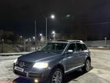 Volkswagen Touareg 2004 года за 4 000 000 тг. в Костанай – фото 2