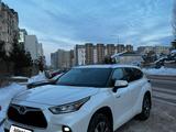 Toyota Highlander 2022 года за 26 500 000 тг. в Астана