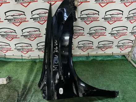 Крыло правая сторона LEXUS RX300 RX350 за 60 000 тг. в Астана