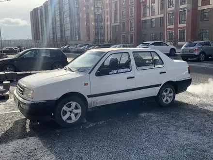 Volkswagen Vento 1993 года за 1 100 000 тг. в Караганда – фото 12