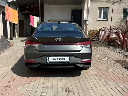 Hyundai Elantra 2021 года за 9 200 000 тг. в Алматы – фото 2