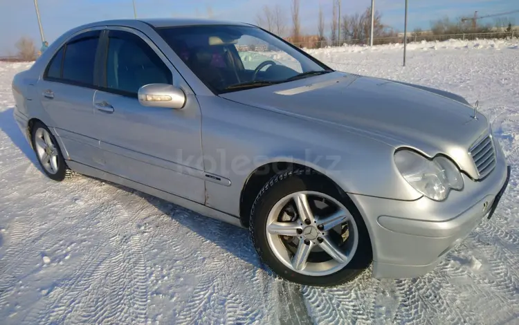 Mercedes-Benz C 180 2001 годаfor2 300 000 тг. в Кокшетау