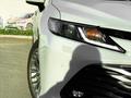 Toyota Camry 2018 года за 13 300 000 тг. в Атырау – фото 13