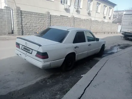 Mercedes-Benz E 260 1991 года за 550 000 тг. в Алматы – фото 4