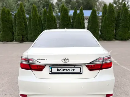 Toyota Camry 2017 года за 10 800 000 тг. в Алматы – фото 21