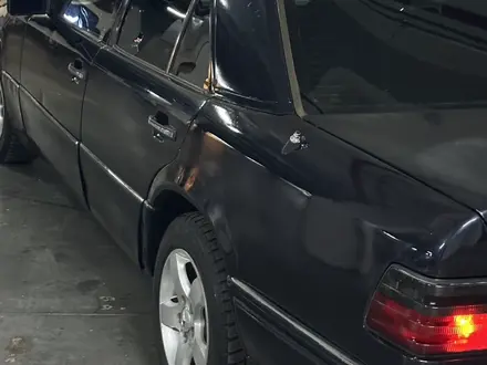 Mercedes-Benz E 220 1994 года за 2 500 000 тг. в Алматы – фото 7