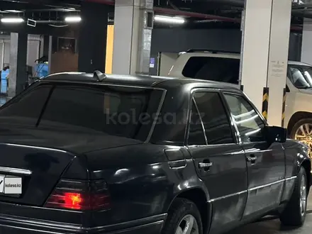 Mercedes-Benz E 220 1994 года за 2 500 000 тг. в Алматы – фото 8