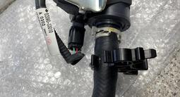 16261-25070 Патрубок системы охлаждения для двигателя A25AFKS БАЙПАС КЛАПАН за 20 000 тг. в Алматы – фото 2