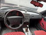 Mercedes-Benz C 180 1994 годаүшін700 000 тг. в Щучинск – фото 2