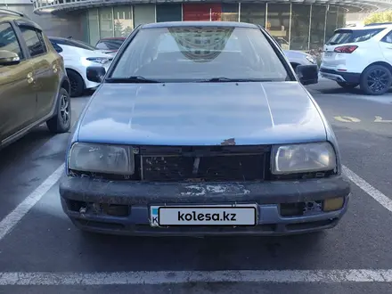 Volkswagen Vento 1994 года за 600 000 тг. в Астана – фото 2