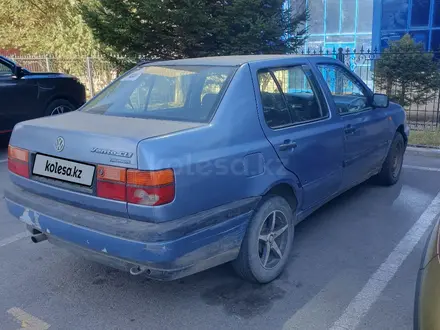 Volkswagen Vento 1994 года за 600 000 тг. в Астана