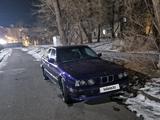 BMW 520 1990 года за 2 300 000 тг. в Алматы