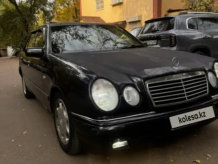 Mercedes-Benz E 280 1997 года за 2 650 000 тг. в Алматы