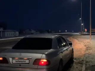 Mercedes-Benz E 280