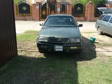 Volkswagen Vento 1992 года за 1 300 000 тг. в Уральск – фото 2