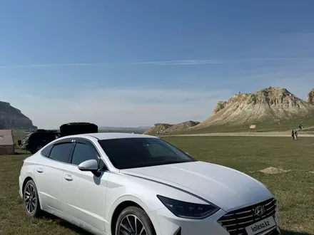 Hyundai Sonata 2021 года за 11 200 000 тг. в Актау