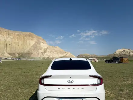 Hyundai Sonata 2021 года за 11 200 000 тг. в Актау – фото 2