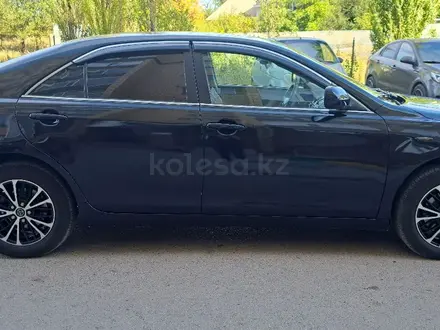 Toyota Camry 2006 года за 5 300 000 тг. в Актобе – фото 4