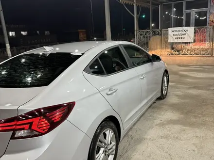 Hyundai Elantra 2019 года за 5 200 000 тг. в Шымкент – фото 4