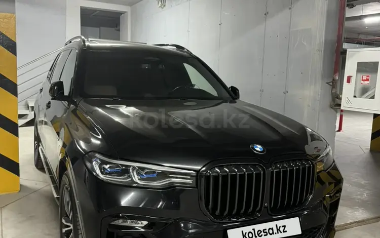 BMW X7 2021 года за 52 000 000 тг. в Астана