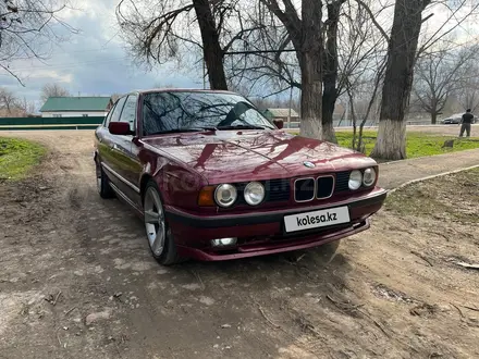 BMW 520 1993 года за 2 600 000 тг. в Алматы