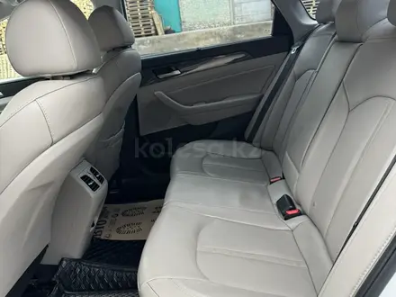 Hyundai Sonata 2017 года за 8 000 000 тг. в Алматы – фото 12