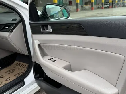 Hyundai Sonata 2017 года за 8 000 000 тг. в Алматы – фото 18