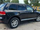 Volkswagen Touareg 2003 годаүшін4 500 000 тг. в Актобе – фото 2