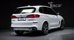 BMW X5 XDrive 40i 2023 года за 42 000 000 тг. в Алматы – фото 2