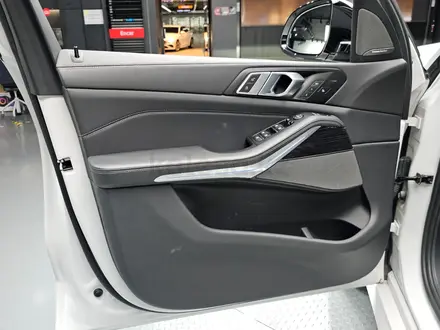 BMW X5 XDrive 40i 2023 года за 42 000 000 тг. в Алматы – фото 25