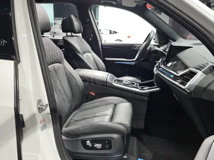 BMW X5 XDrive 40i 2023 года за 42 000 000 тг. в Алматы – фото 29