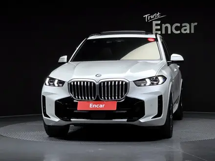 BMW X5 XDrive 40i 2023 года за 42 000 000 тг. в Алматы – фото 3