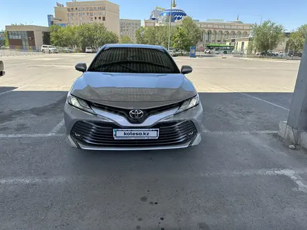 Toyota Camry 2019 года за 16 800 000 тг. в Алматы – фото 3