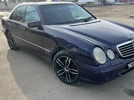 Mercedes-Benz E 320 1997 года за 2 500 000 тг. в Казалинск