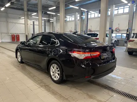 Toyota Camry 2020 года за 10 990 000 тг. в Астана – фото 4