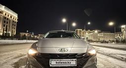 Hyundai Elantra 2022 года за 9 500 000 тг. в Астана – фото 2