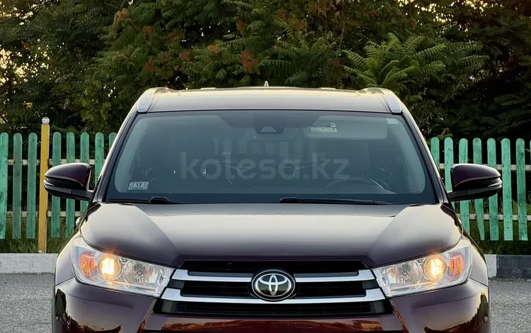 Toyota Highlander 2017 года за 16 500 000 тг. в Астана