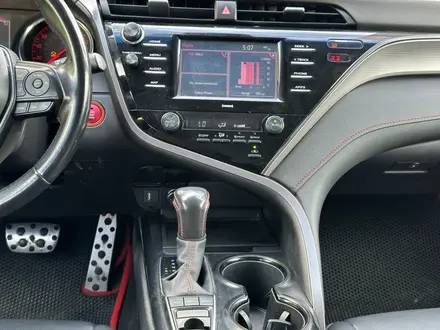 Toyota Camry 2020 года за 13 800 000 тг. в Актобе – фото 10