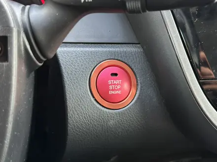 Toyota Camry 2020 года за 13 800 000 тг. в Актобе – фото 16