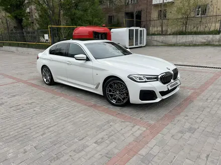 BMW 530 2019 года за 21 000 000 тг. в Алматы