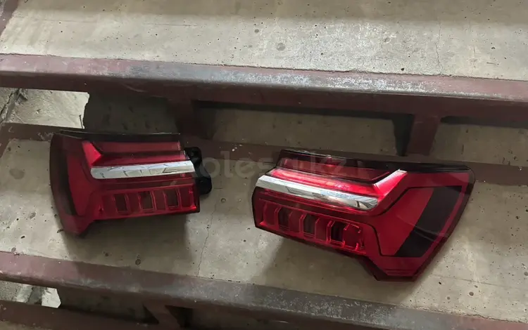 Фонарь правый левый Audi A6 C8 оригинал за 125 000 тг. в Астана