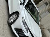 Toyota Camry 2021 года за 15 200 000 тг. в Атырау