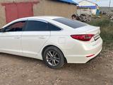 Hyundai Sonata 2015 года за 7 000 000 тг. в Караганда – фото 2