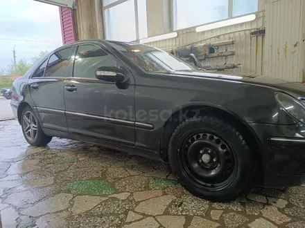 Mercedes-Benz C 240 2000 года за 3 300 000 тг. в Костанай – фото 6