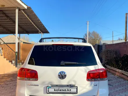 Volkswagen Touareg 2004 года за 5 850 000 тг. в Алматы – фото 20