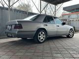 Mercedes-Benz E 320 1992 года за 1 850 000 тг. в Алматы – фото 3