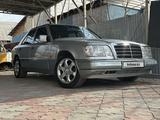 Mercedes-Benz E 320 1992 года за 1 850 000 тг. в Алматы – фото 2